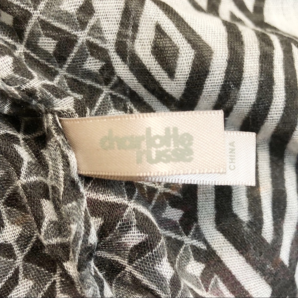 Charlotte Russe infinity scarf🧣 - Picture 4 of 4